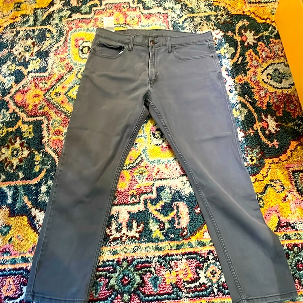 EUC Cool Grey Men’s Levis. Perfect for fall. Size 36x30
